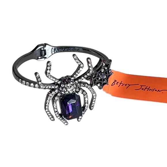 NEW Betsey Johnson SPIDER BANGLE BRACELET Purple Glass Metal Goth Halloween - Picture 7 of 7